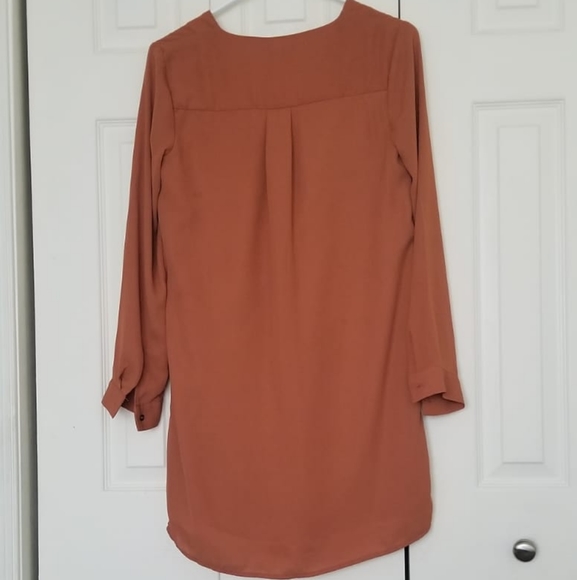 - Button down dress - Picture 3 of 4